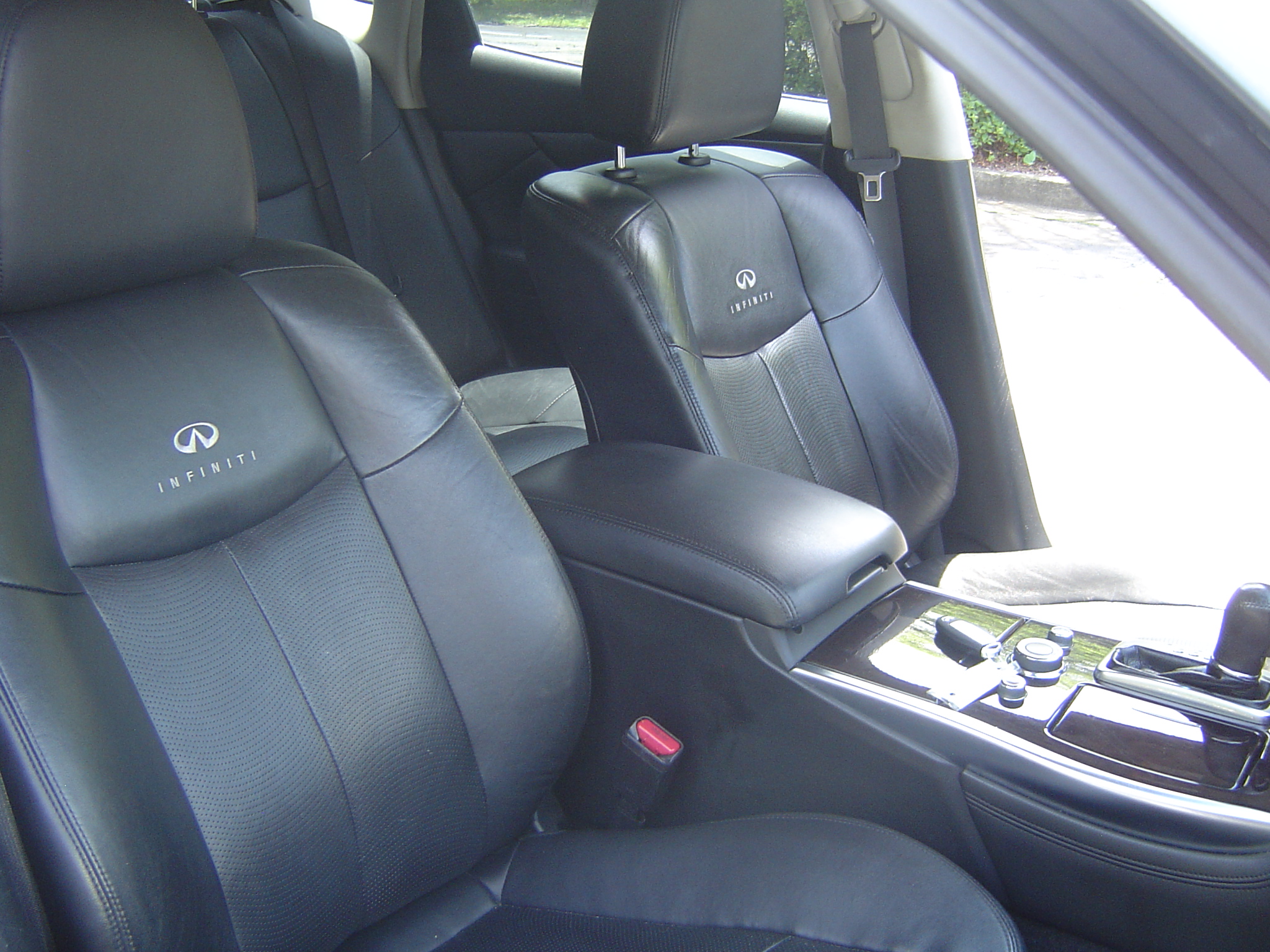 2011 INFINITI M37x
